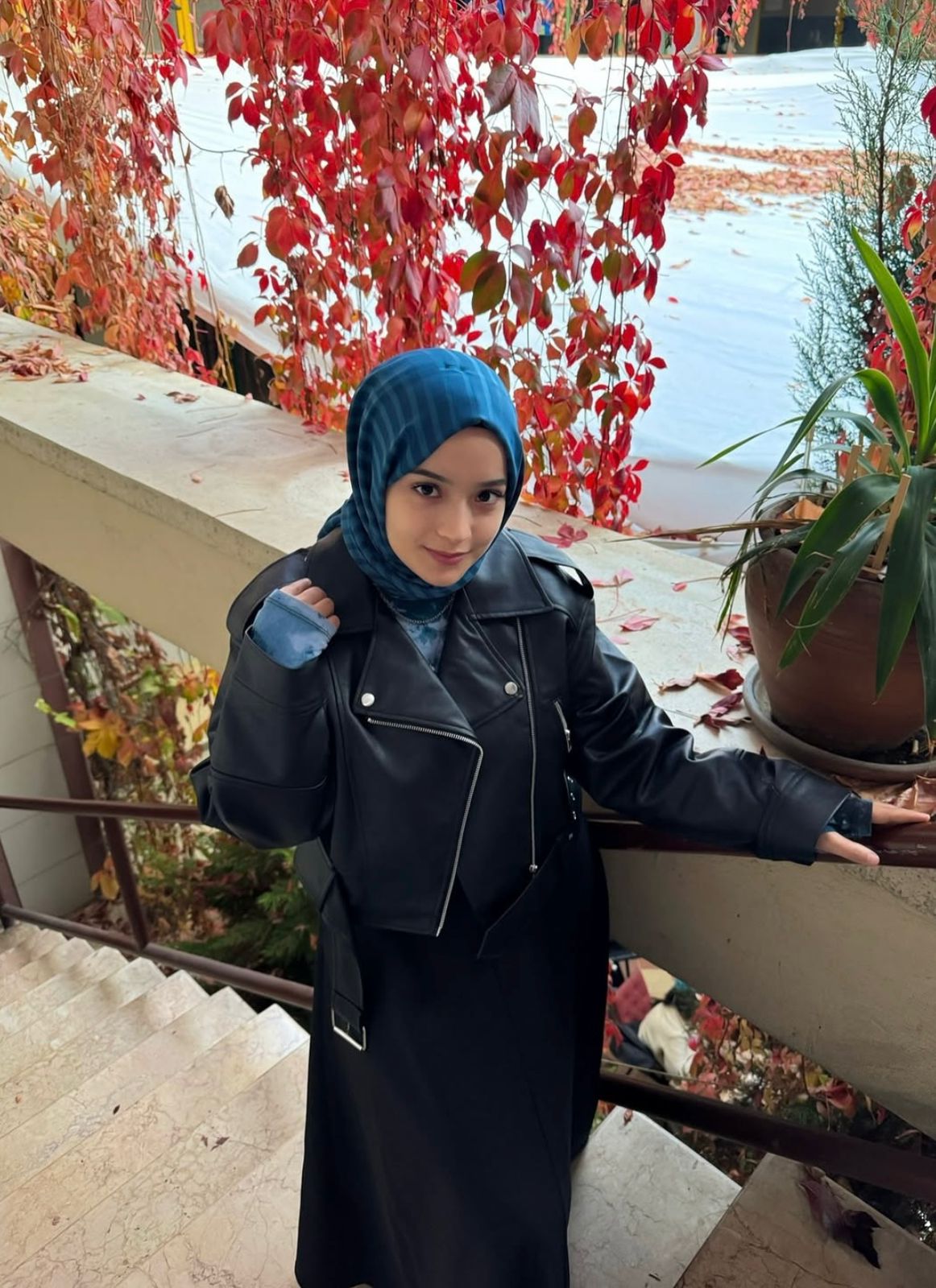Kızılot Eğlenceli Kadın Escort Nursema