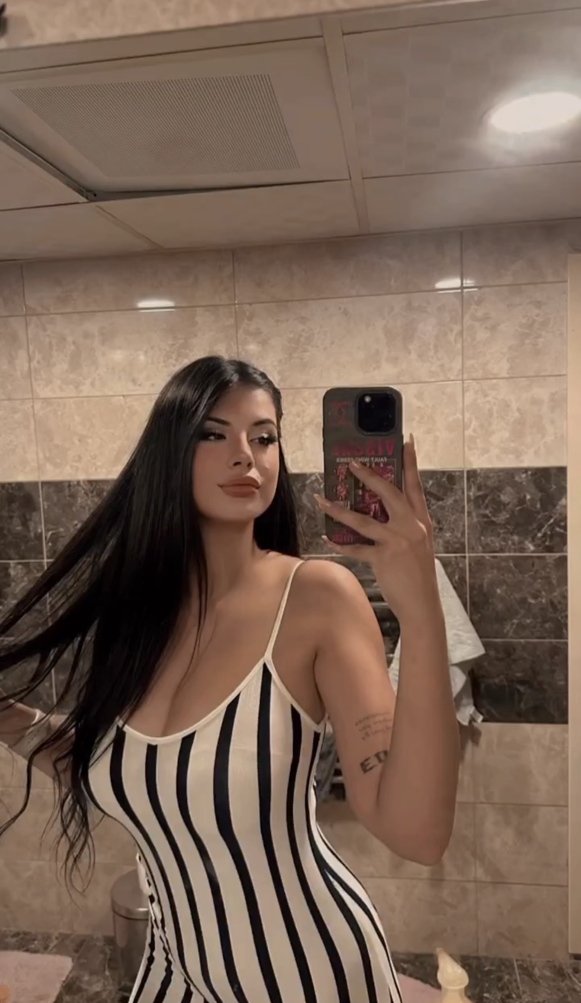 Ovacık Zarif ve Güçlü Kadın Bayan Escort Elçin
